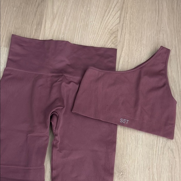 Set Active Washed Raspberry One Shoulder Set - Picture 2 of 4